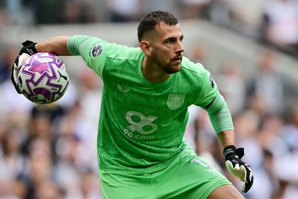 Martin Dubravka becomes first goalkeeper penalized under 8-second rule